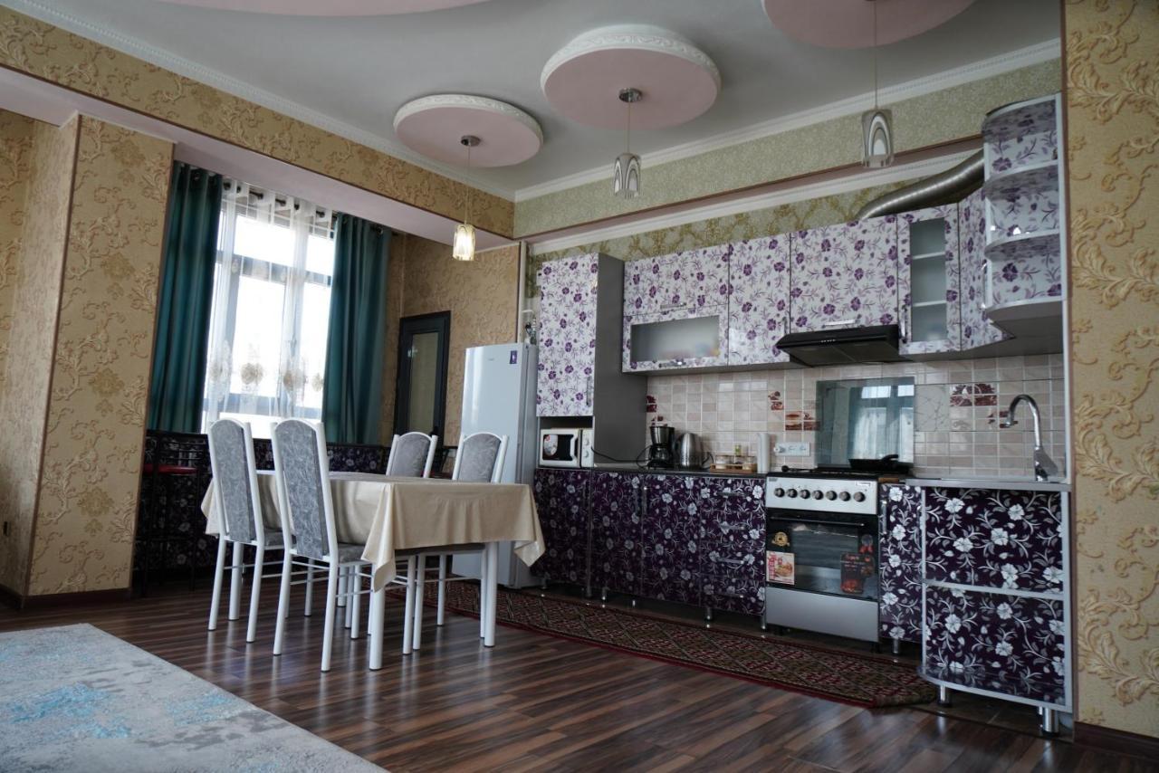 Nice And Comfortable Apartment In The Downtown Of Biskek Kültér fotó
