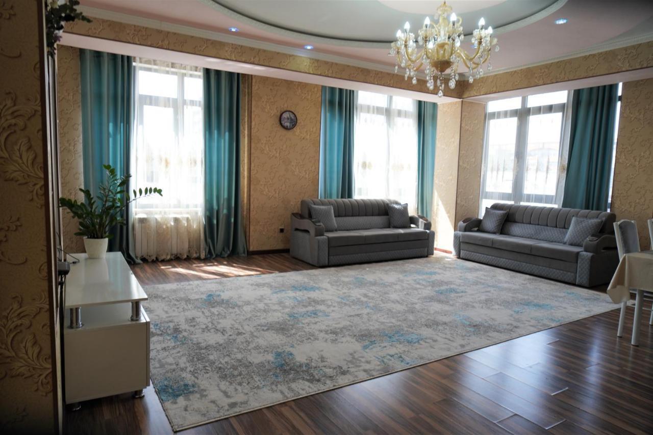 Nice And Comfortable Apartment In The Downtown Of Biskek Kültér fotó